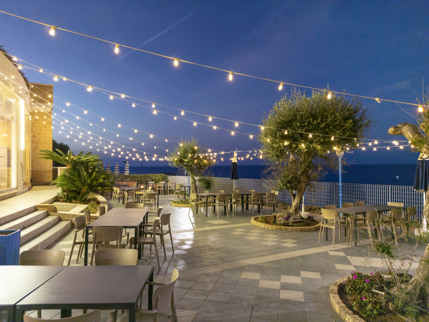 ulivi-sul-mare-ristorante-pizzeria-monopoli-polignano-cala-corvino-resort-puglia2-min