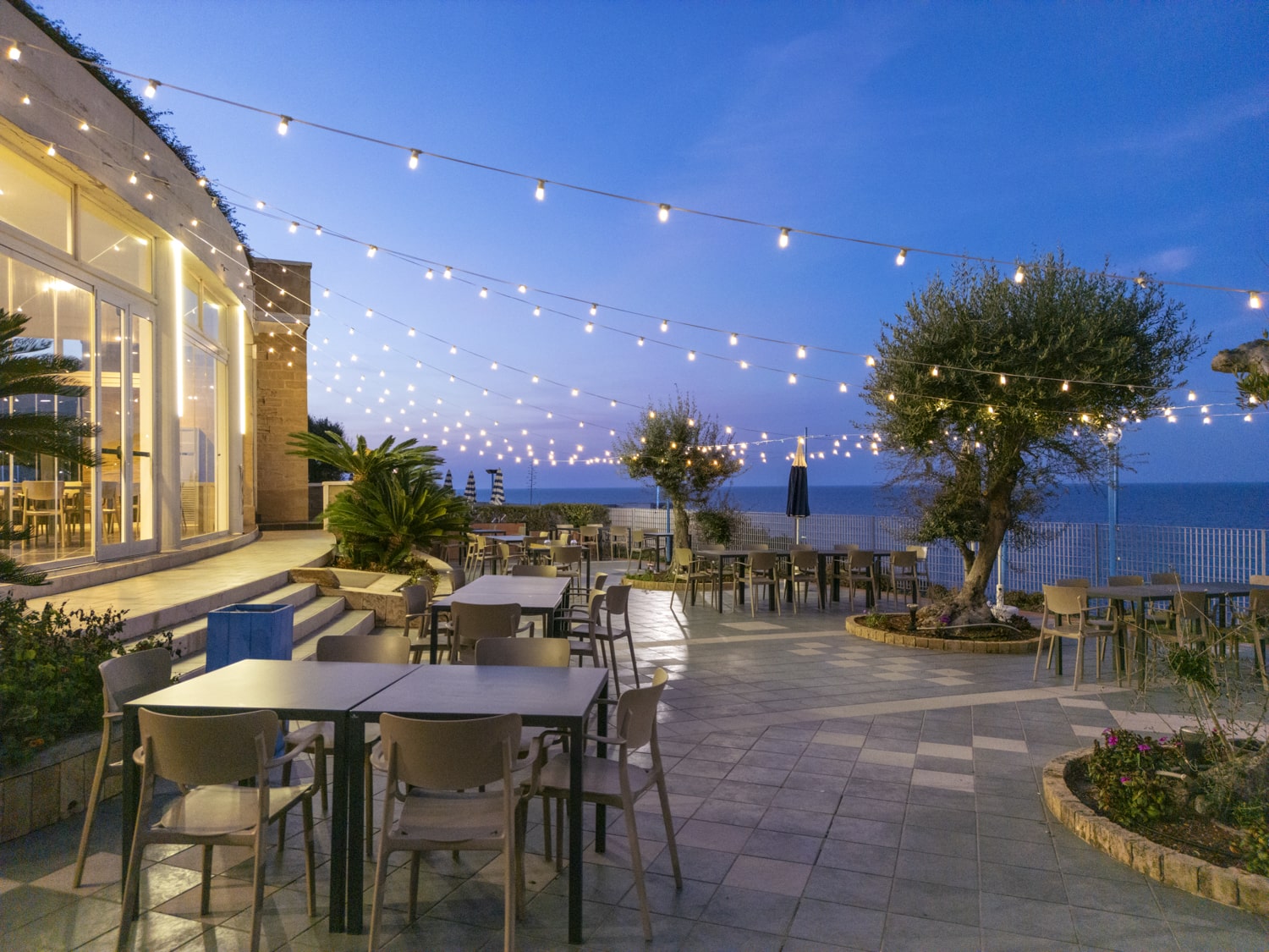 ulivi-sul-mare-ristorante-pizzeria-monopoli-polignano-cala-corvino-resort-puglia3-min
