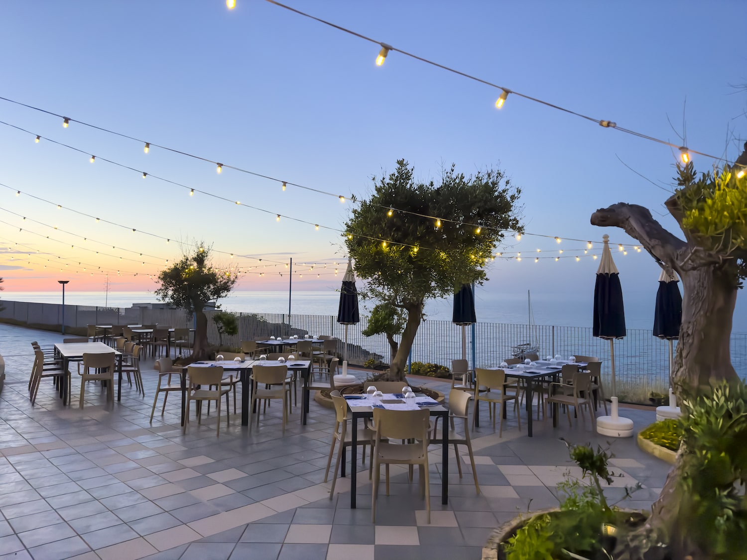 ulivi-sul-mare-ristorante-pizzeria-monopoli-polignano-cala-corvino-resort-puglia8-min